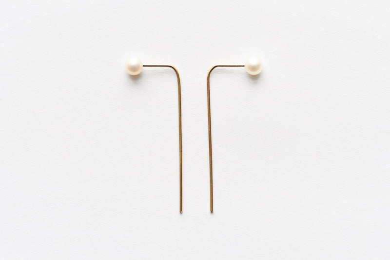 8.6.4 pearl bar earrings